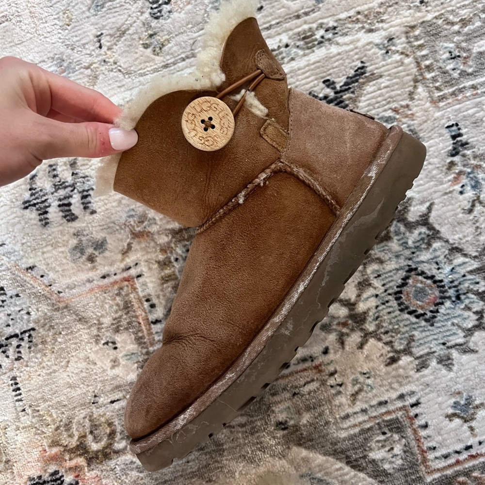 Ugg Mini Boots With Button Size 7 - image 4